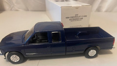 AMT/ERTL 1994 Chevrolet C-1500 Extended-Cab Pickup #6289 Blue Dealer PROMO NEW