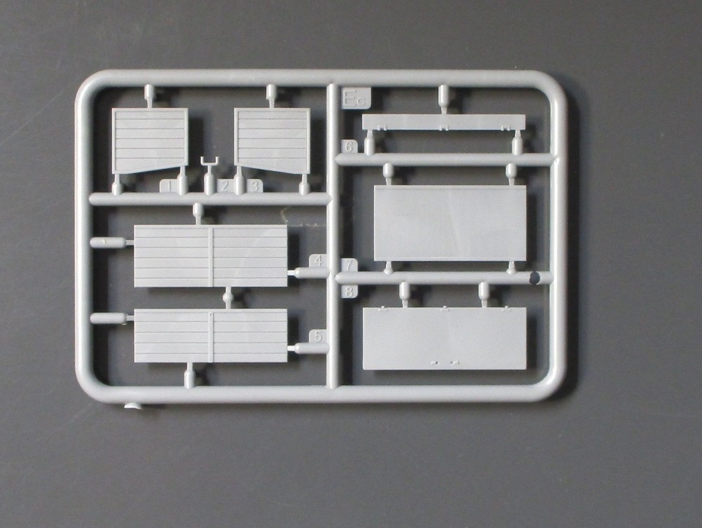 Miniart 1/35th Scale US Tow Truck G506 – Parts Tree Ec from Kit No. 38061