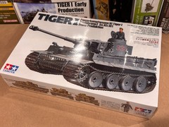 Tamiya 35216 1/35 Model Kit WWII German Tank Panzer VI Tiger I Ausf.E Early Ver.