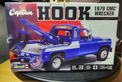 Revell 14590 Captain Hook 1979 GMC Wrecker 1/25 model kit