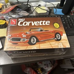 AMT 1962 Corvette 3 in 1 Kit # 6521 Factory Sealed 1:25