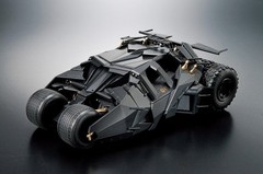 Bandai 1/35 Scale Batmobile (Batman Begins Ver)DC Universe Plastic Model Kit