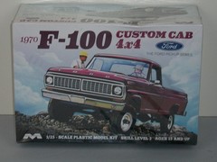 Moebius 1/25 Scale 1970 Ford F-100 Custom Cab 4X4 Pickup Truck – Factory Sealed