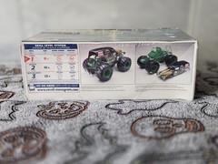 Grave Digger Monster Truck Model Kit 2002 NEW
