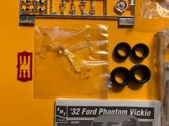 1932 FORD PHANTOM VICKIE HOT ROD MODEL KIT AMT ERTL 1/25 SCALE NEW COOL LOOK!!
