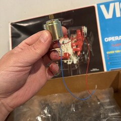 Revell Visible V8 Operating Engine Model Kit H-902
