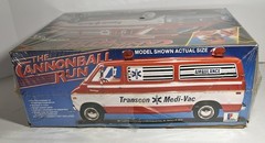 VINTAGE 1981-THE CANNONBALL RUN EMERGENCY VAN-Factory Sealed Parts Bag/Model Car