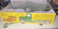 AMT Mack R685ST 1:25 Plastic Truck Model Kit Unassembled Matlack Decals Green