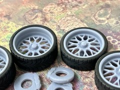 1/24 Scale: 24-Inch “Raceline Legacy” Wheels And Tires; Resin;1/25