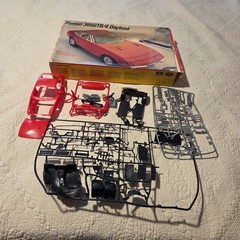 Testors Italeri Plastic Model FERRARI 365GTB/4 Daytona V 12 1/24 # 233 FOR PARTS