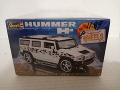 Revell Hummer H2 California Wheels 1:25 Scale sealed