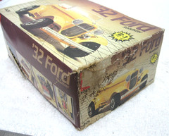 VINTAGE AMT 1/25 1932 FORD MODEL KIT TOY PARTS IN BOX