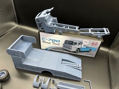 1/25 1972 Ford C-700 Ramp Truck Race Car Hauler Model Kit with Engine & Clears