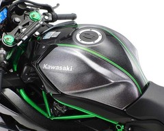 Tamiya 1/12 Kawasaki Ninja H2 Carbon Motorcycle Model Kit TAM14136