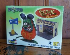 Ed “BIG DADDY” Roth Revell RAT FINK w/Diorama Plastic Model Kit “CRAZY Painter”