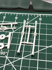 Chevy Rear End W Springs Shocks Gasser Drag Race Hot Rod 1:25 MM LBR Model Parts
