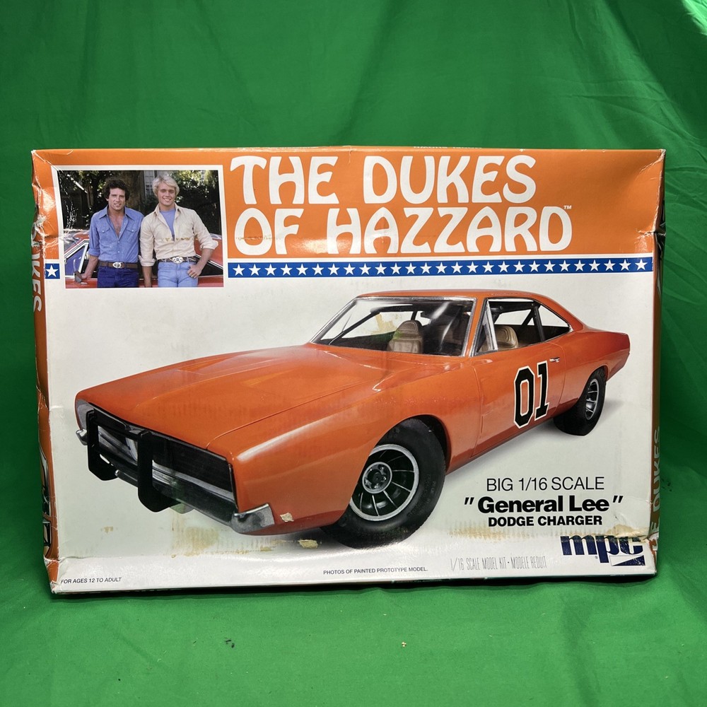 The Dukes Of Hazard General Lee model kit 1/16 New Kit With Open Box