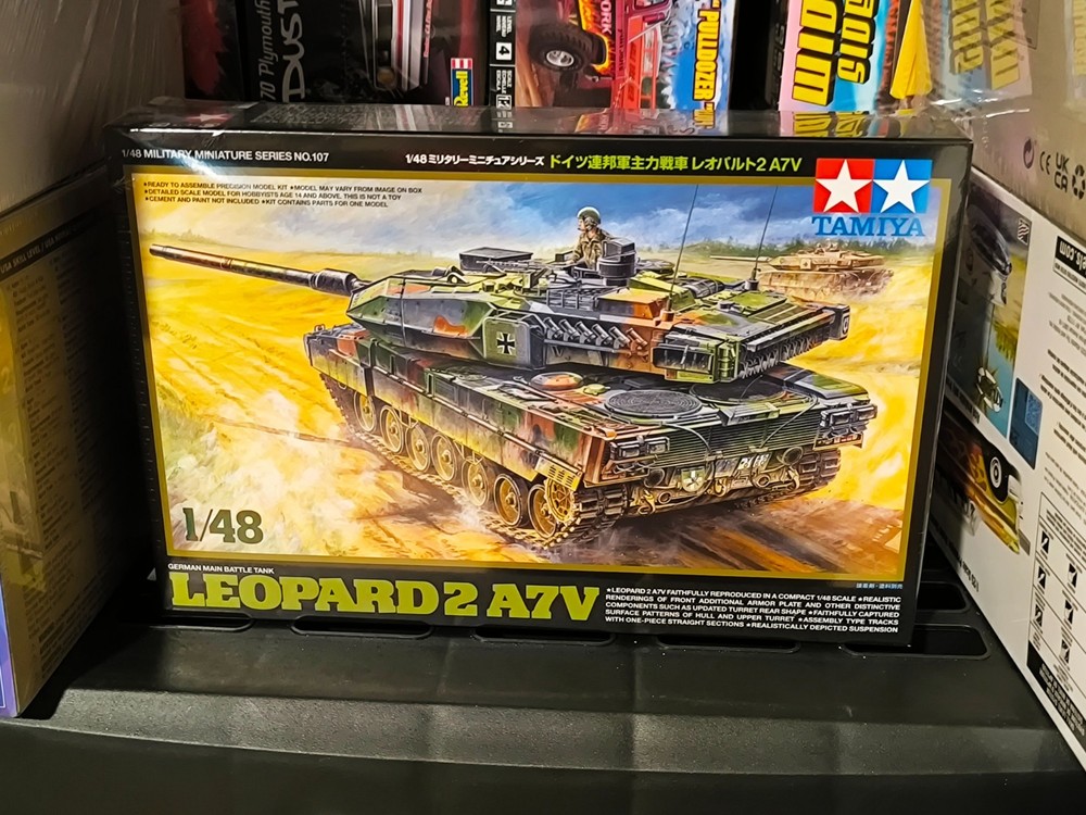 Tamiya 1/48 Leopard 2 A7V German Main Battle Tank Model Kit TAM32607-NEW