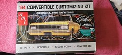 AMT 1/25 Scale Model Kit 1964 Oldsmobile Cutlass F-85 Convertible 3-in-1