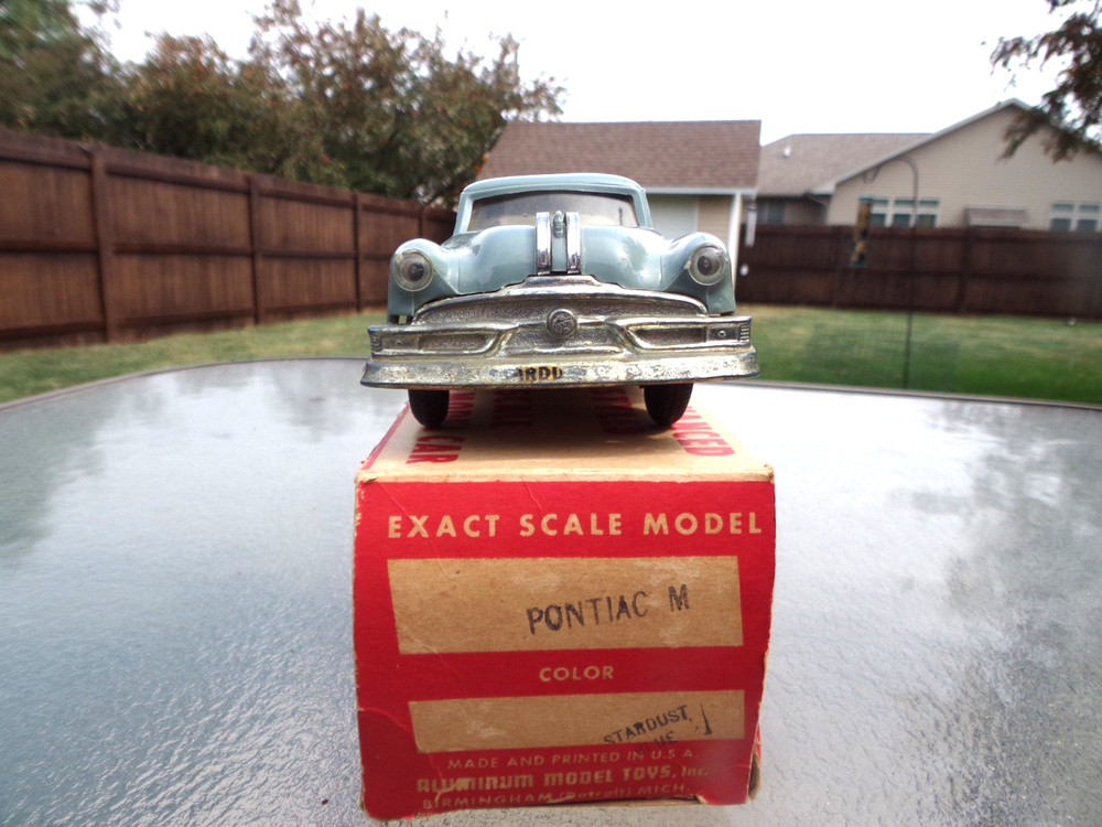 1953 PONTIAC Chieftain AMT Dealer Promo Car “STARDUST BLUE” w/ ORIGINAL BOX
