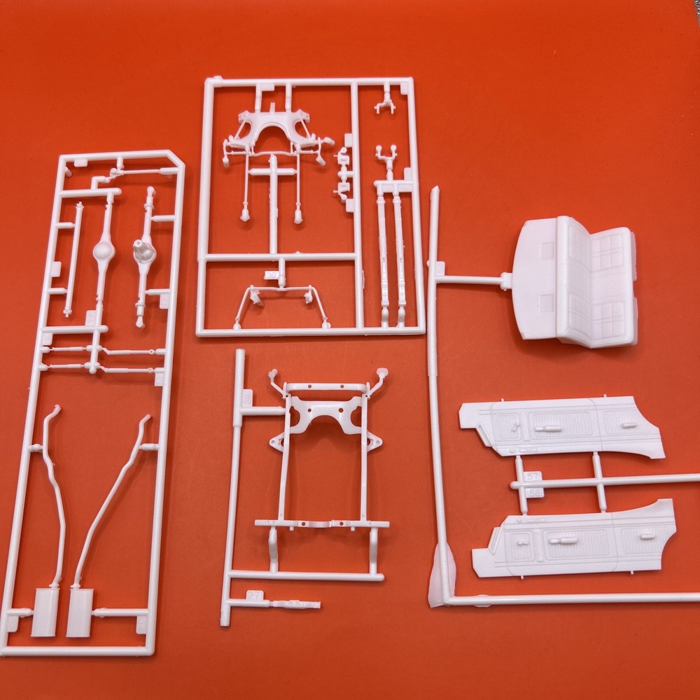 1971 Duster 340 AMT Diff Driveshaft Mufflers Diff Spring Model Parts 1:25 New 8