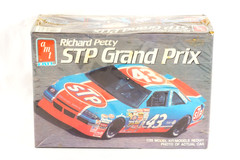 AMT ERTL #43 Richard Petty STP Grand Prix 6728 Vintage NASCAR Model 1:25 SEALED!