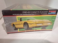 MONOGRAM 1987 MODLE CAR KIT 1:24 SCALE CORVETTE ROADSTER NEW, SEALED.
