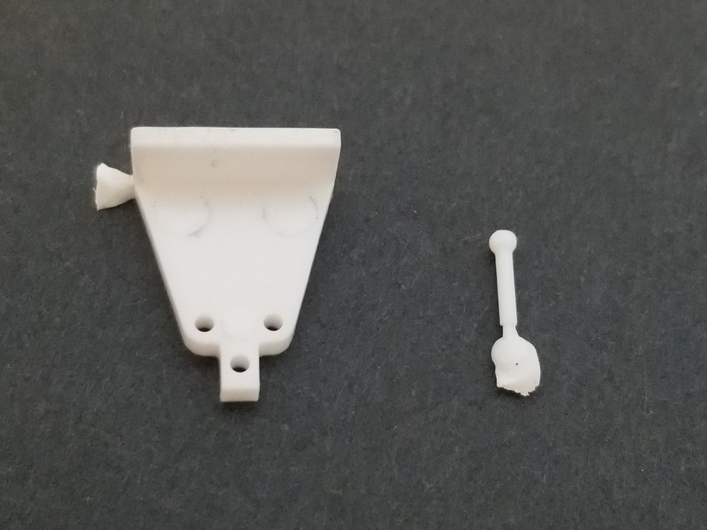 TRAILER HITCH & PIN / BALL from 53 Ford F100 Hauler AMT 1:25 Model Kit