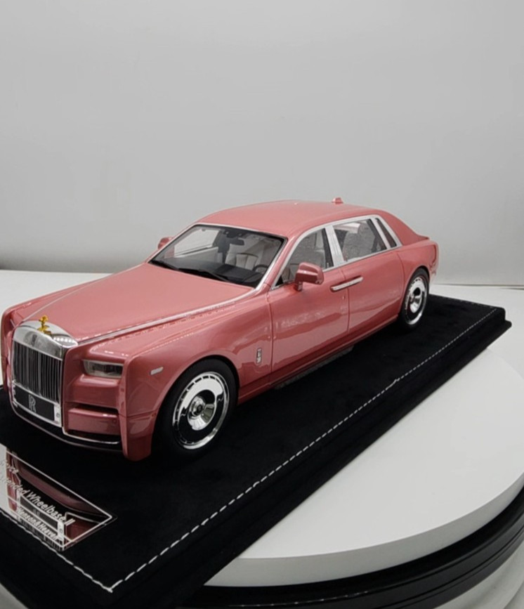 1/18 Rolls-Royce Phantom Extended Wheelbase/ pink/ H&H