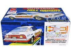 SKILL 2 MODEL KIT 1977 FORD MUSTANG “HELL DRIVERS” 1/25 SCALE BY AMT AMT1475