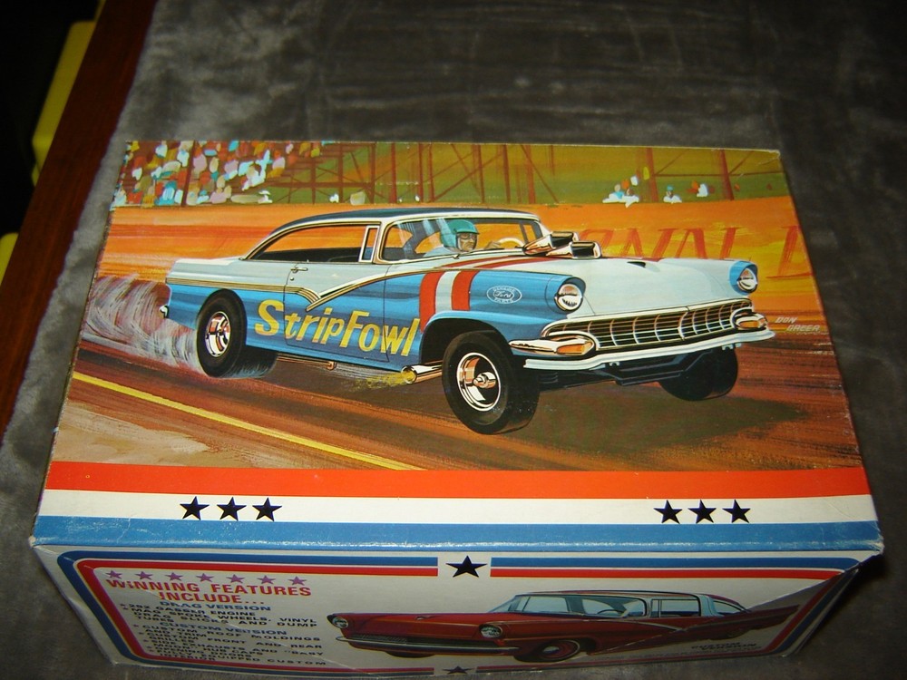 AMT T271-250 Original Vintage 1956 Ford Hardtop STRIP FOWL Box opened Kit Sealed