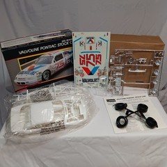 Monogram 1/24 Neil Bonnett’s Valvoline Pontiac Stock Car NASCAR Open Complete