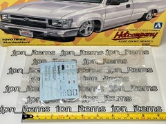 Aoshima 1/24 Kit TOYOTA 80 HILUX CUSTOM Ver.1 Hot Company Pick Up Unassembled