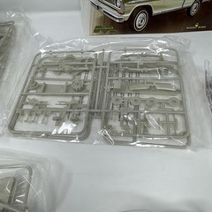 Moebius 1:25 1970 Ford F-100 Plastic Model Kit 1228 T2