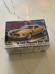 Revell 1970 FORD MUSTANG BOSS 302 #85-4943 Model Kit (c) 2011