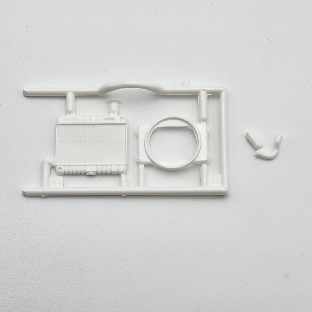 Revell 1/25 67 Dodge Charger 426 Hemi 85-7669 Parts Radiator & Hose