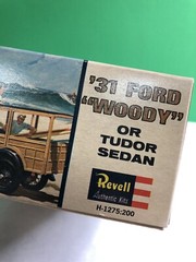 REVELL Model Kit 31 FORD WOODY Or TUDOR SEDAN 1/24 H-1275-200 Beach Boys Vibe