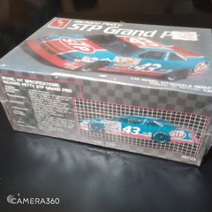 AMT Ertl Richard Petty STP Grand Prix #43 1/25 Model Kit #6728 Sealed 1990s