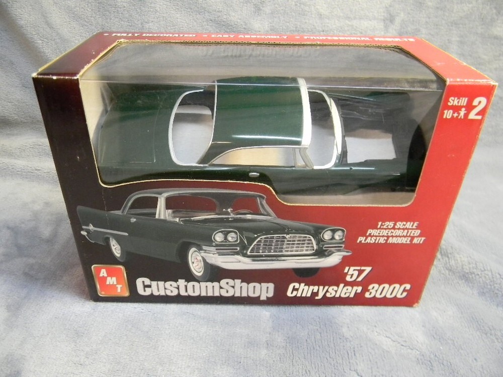 1/25 SCALE 1962 CHRYSLER 300 PRE-PAINTED JADE GREEN CUSTOM SHOP MODEL KIT