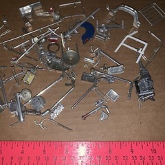 Vintage Junkyard Lot Plastic Model Car Chrome Parts & Pieces (Lot jy181)