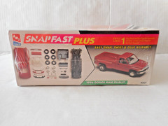 AMT Snap Fast Plus 1996 Dodge Ram Dually #8237 Model Kit 1/25 NOS