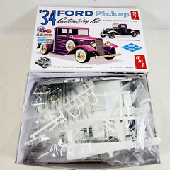 AMT1120 Model Kit 1934 Ford Pickup Truck 3 in 1 Kit Trophy Series 1/25 Open Box