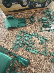 REVELL THAMES PANEL TRUCK WITH DETAIL PARTS NEW INSIDE KIT! CIRCA 1995!! VMCP!