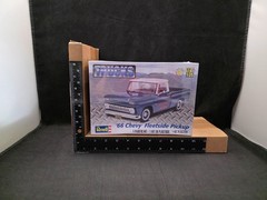 Revell ’66 Chevy Fleetside Pickup 1:25 Scale Plastic Model Kit 85-7225