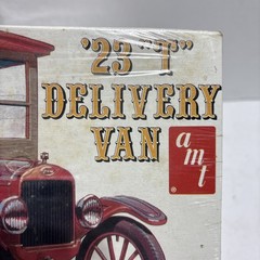 Amt ’23 “T” Delivery Van Retro Deluxe Edition Nestle 1:25 Model Kit Sealed