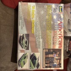 Revell Scale Model Metal body “American Dreams TV show” 70 Dodge Challenger 1:25