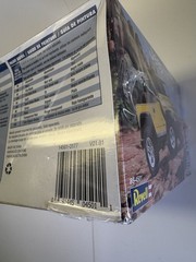 Revell – Jeep Wrangler Rubicon Plastic Model Kit 85-4501 Factory Sealed 1:25