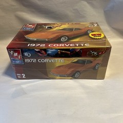 AMT ERTL 1962 Corvette 1/25 Plastic Car Model Kit 31822 Free Shipping