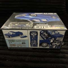 Revell 145629090 1/25 1991 Chevy S-10 Lowrider Special Edition Plastic Model Kit