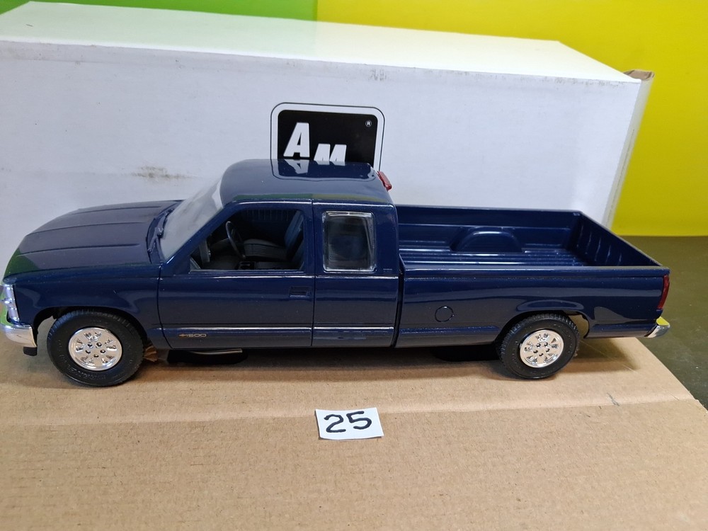 AMT/ERTL 1994 Chevrolet C-1500 Extended-Cab Pickup #6289 Blue Dealer PROMO NEW